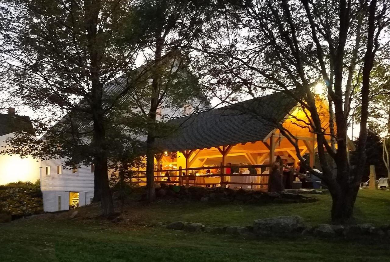 Highland Lake Inn Andover Екстериор снимка