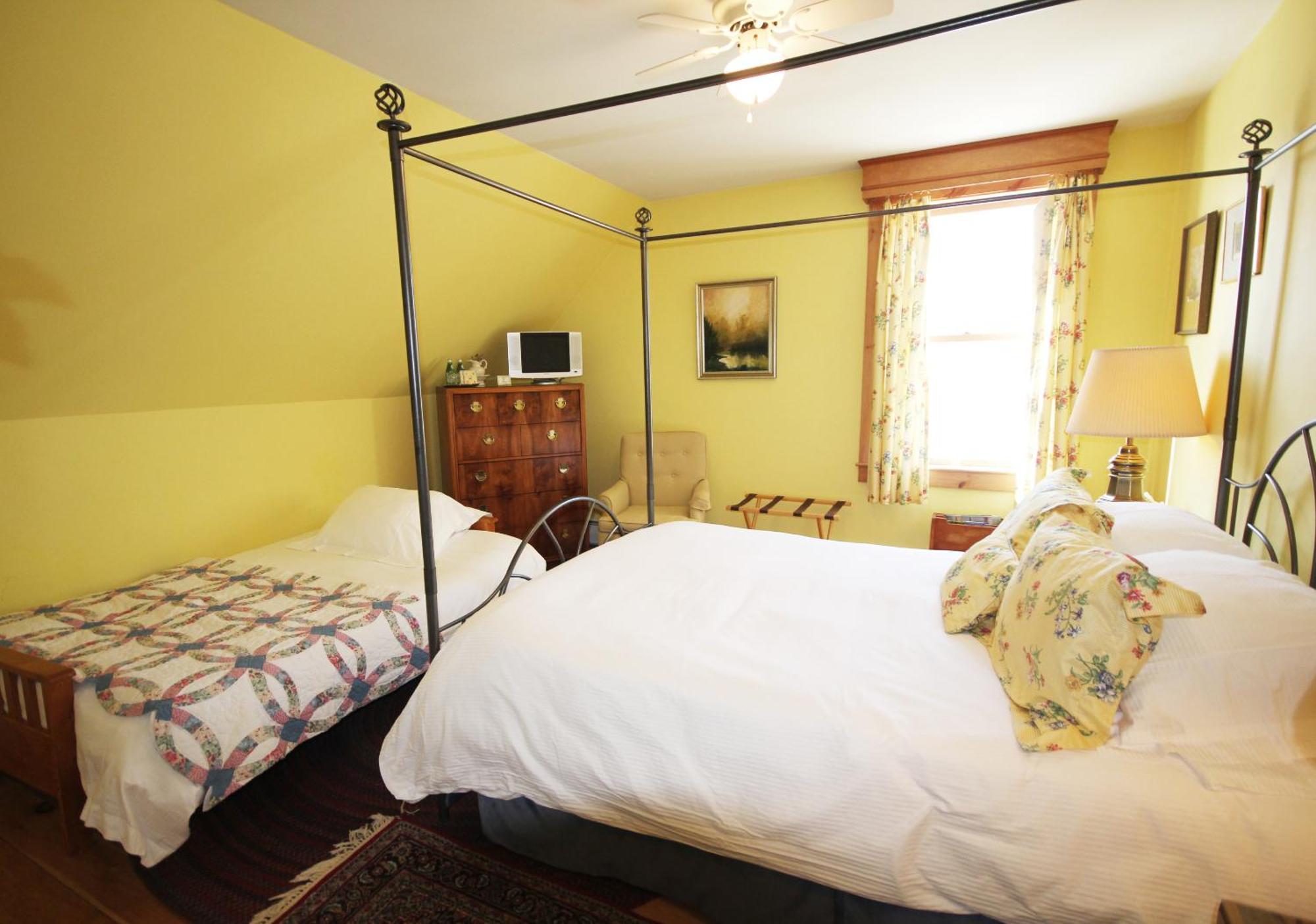 Highland Lake Inn Andover Стая снимка