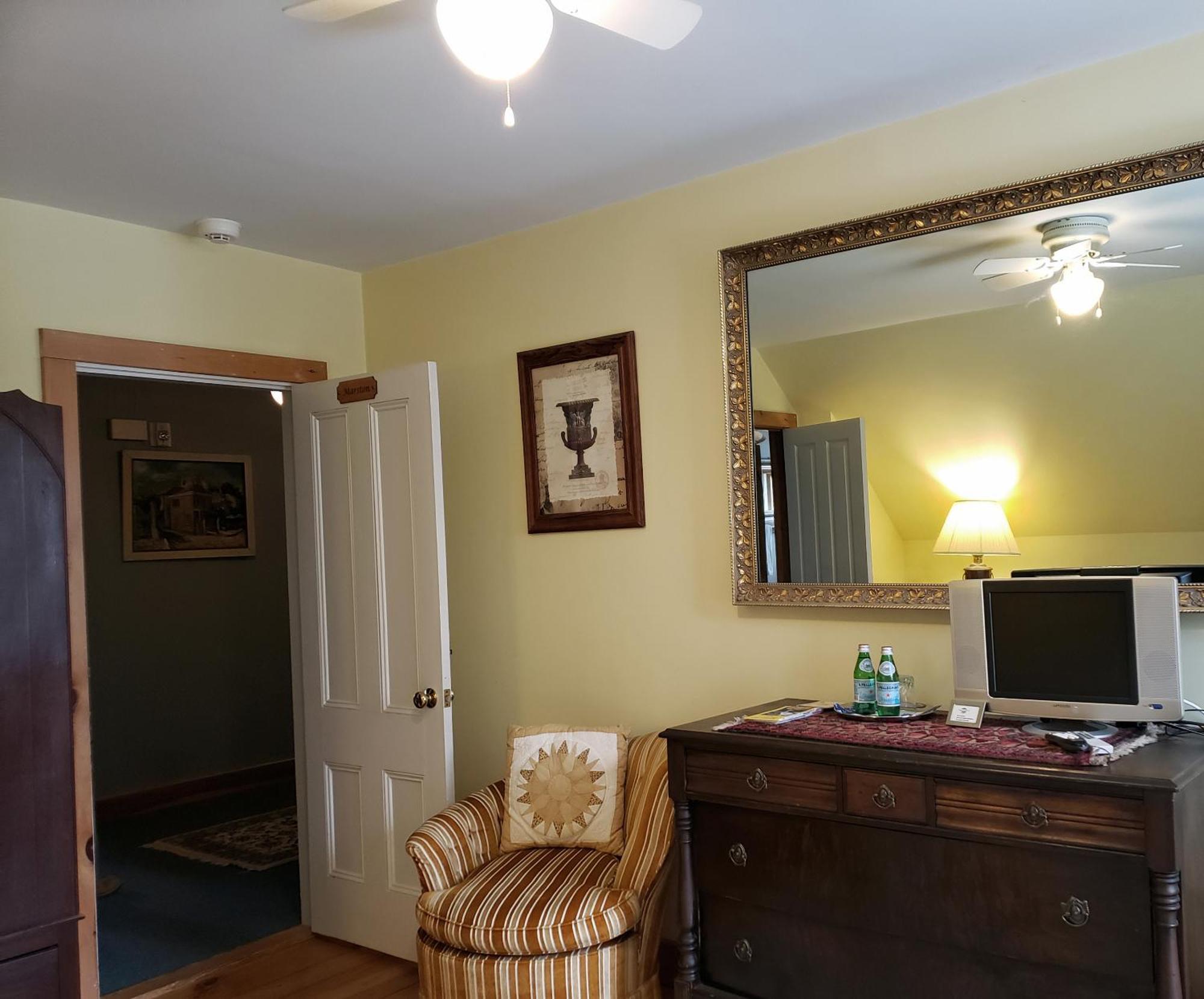 Highland Lake Inn Andover Стая снимка