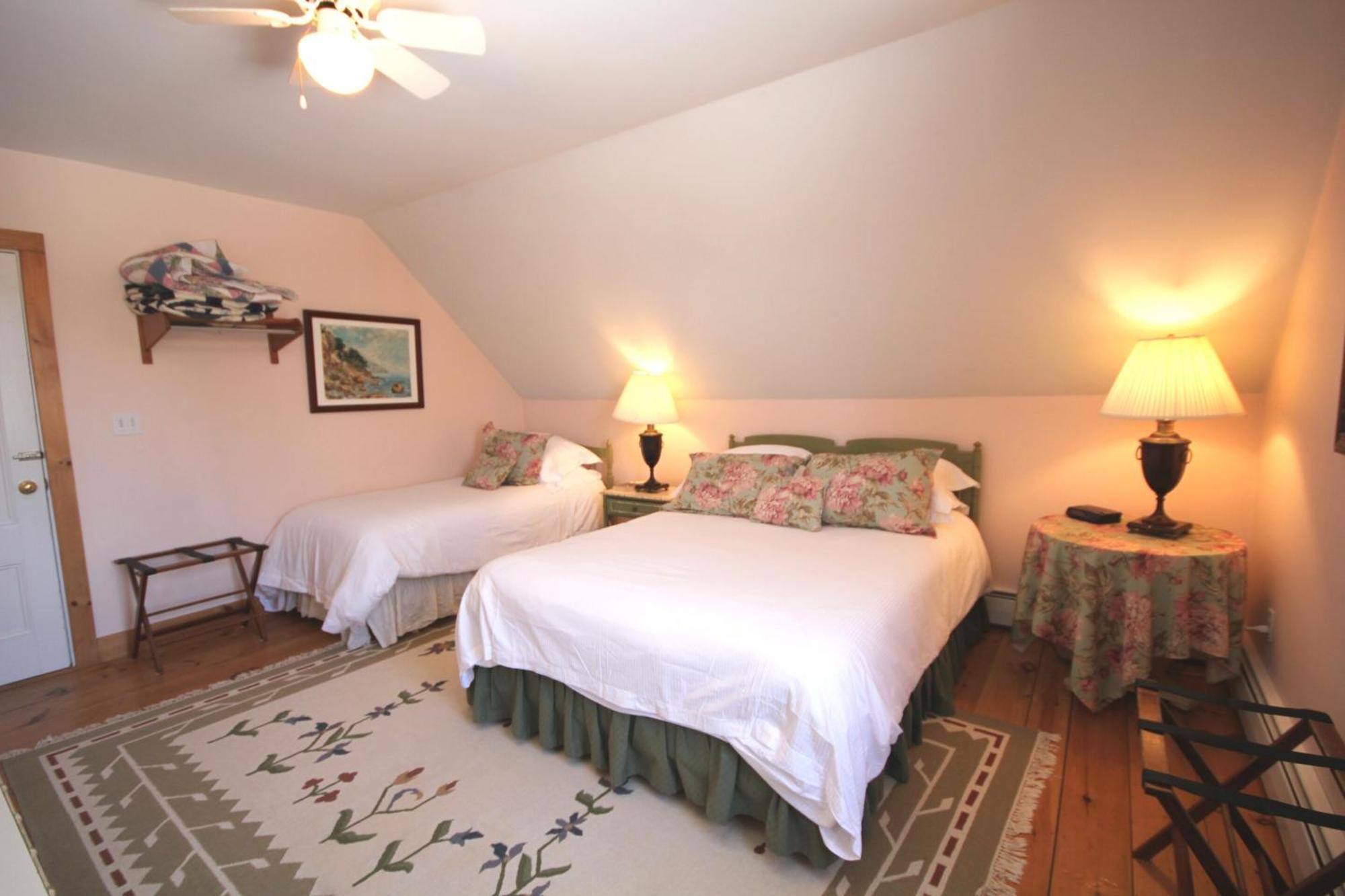 Highland Lake Inn Andover Стая снимка