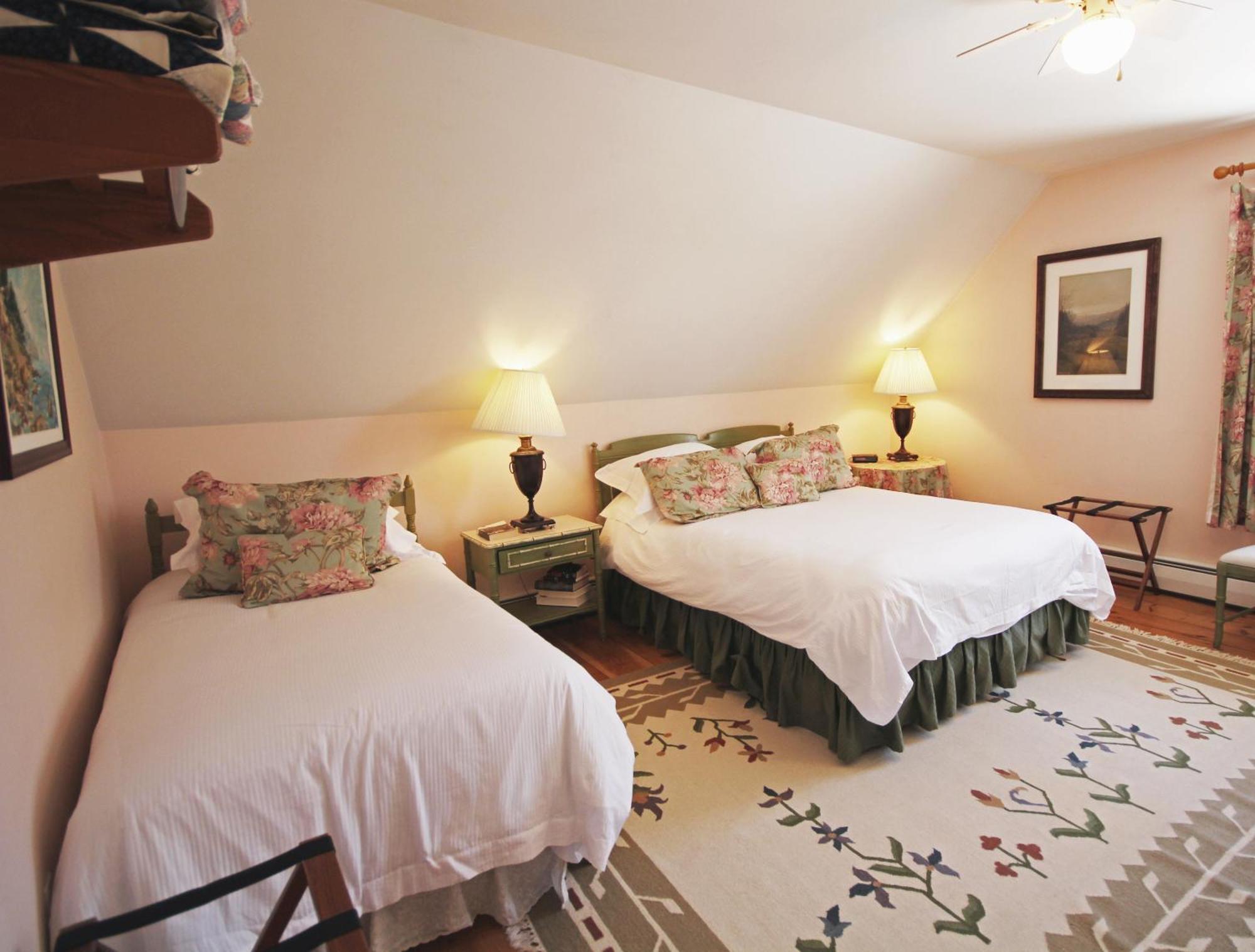 Highland Lake Inn Andover Стая снимка