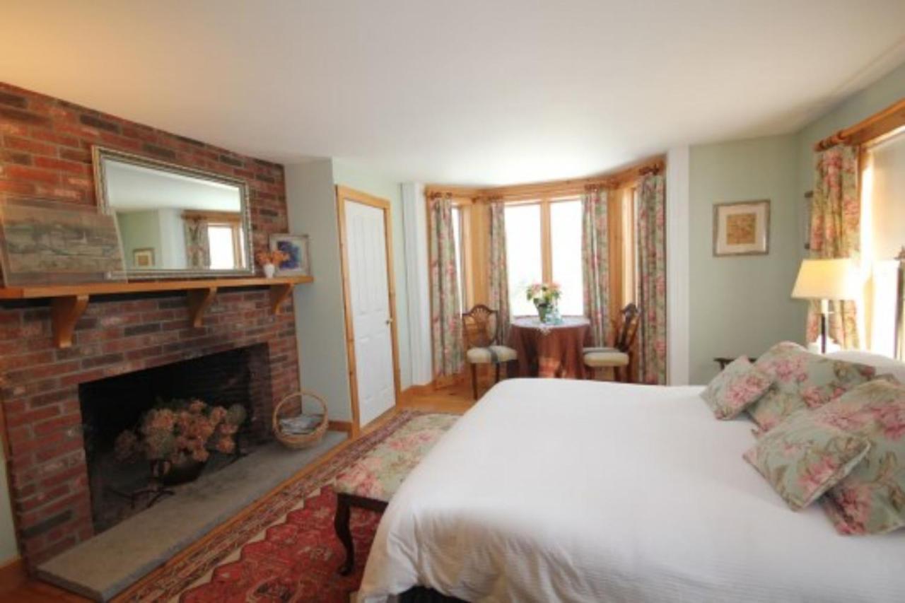 Highland Lake Inn Andover Екстериор снимка
