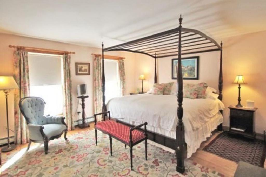 Highland Lake Inn Andover Екстериор снимка
