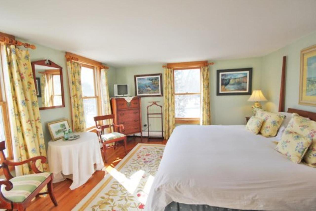 Highland Lake Inn Andover Екстериор снимка